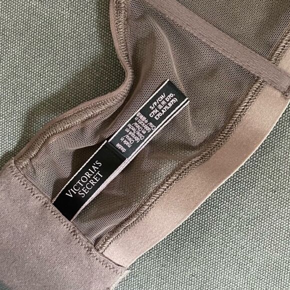 Victoria’s Secret Very Sexy Unlined Halter Bralette Brown lace & Velvet small - Picture 9 of 9